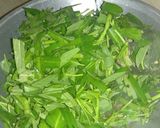 Foto langkah ke 4 dari resep Tumis Kangkung Sambal Terasi.