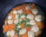 Foto langkah ke 3 dari resep Sup bola udang.