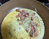 Foto del paso 3 de la receta: Omelette con hotdog y cebolla