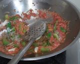 தக்காளி குடைமிளகாய் சாதம்(Thakkali kudaimilakaai saatham recipe in tamil) ரெசிபி ஸ்டேப் 7 புகைப்படம்