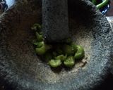 Foto del paso 1 de la receta: Salsa con polvo de charal al mezcal mexicana de chilitos de agua dulces