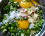 Foto langkah ke 2 dari resep Telur Dadar Tahu Buncis.