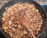Foto del paso 1 de la receta: Secreto en salsa de cebolla tostada
