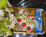 صورة لخطوة 1 من وصفة مقبلات توست بالجبنة 🍞🍅🥒