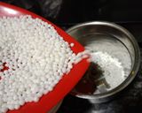 A picture of step 2 of Homemade sago flour.