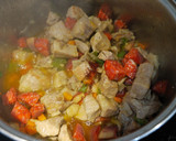 Foto del paso 6 de la receta: Taquitos de lomo en salsa con patatas "chips"