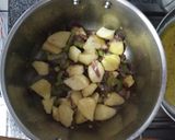 Foto del paso 6 de la receta: Pollo guisado con piñones