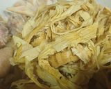 Hình bước làm 1 của món Bún măng gà