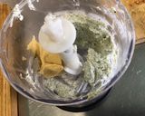 Une image de l'étape 1 de Sauce salade moutarde crème feta figue.