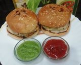 A picture of step 3 of Potato Poha Tikki Burger.