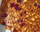 ડ્રાયફ્રુટ ચીકી (Dryfruit Chiki Recipe In Gujarati) રેસીપી સ્ટેપ3ફોટો