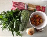 Foto del paso 1 de la receta: Spaghetti con tomates, zapallito y albahaca