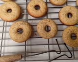 Foto langkah ke 4 dari resep Buttermilk cinnamon baked doughnuts.