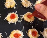 Foto langkah ke 6 dari resep Strawberry thumbprint cookies🍓.