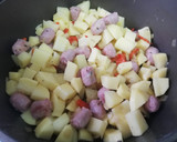 Foto del paso 3 de la receta: Estofado de longanizas con patatas 🍲