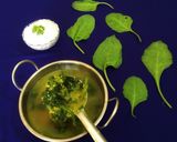 A picture of step 4 of Dal Palak.