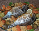 Foto del paso 6 de la receta: Dorada al horno rellena y acompañada con verduras