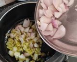 A picture of step 1 of Chane ki sabji.