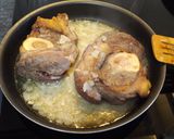 Foto del paso 2 de la receta Ossobuco con arroz a la milanesa