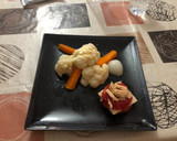 Foto del paso 4 de la receta: Verdura hervida con lámina de tomate y atún
