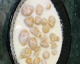 A picture of step 1 of Meethay dahi baray.