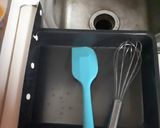 Hình bước làm 3 của món Bánh bông lan cuộn kem