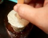 A picture of step 4 of Choco Bar Ice cream.