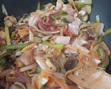 Foto del paso 7 de la receta: Pollo con verduras al wok