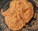 तिल गुड़ गाजर बर्फी (Til Gud gajar Barfi recipe in Hindi) रेसिपी चरण 3 फोटो