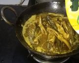 A picture of step 2 of Tengara Fish Curry.