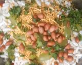 A picture of step 3 of Bhel puri.