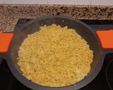 Foto del paso 2 de la receta: Migas de coliflor sabor Cookpad con langostinos