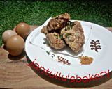 A picture of step 4 of Chicken in fry eggs.