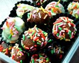 Foto langkah ke 7 dari resep Bola Coklat Biskuit Regal.