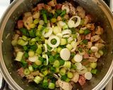 Sonkás -tejszínes csirkével töltött leveles buci recept fázis 2 fotója