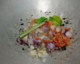 Foto langkah ke 2 dari resep Orek Tempe Teri Kacang Tanah.