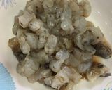 รูปขั้นตอนการทำที่ 1 ของ “กุ้งผัดพริกขี้หนูไข่คั่ว”