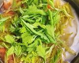 Hình bước làm 3 của món Canh Cá Bớp Nấu Lá Me