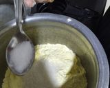 A picture of step 2 of Khaman Dhokla.
