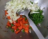 फ्राईड राईस (Fried Rice Recipe In Marathi) रेसिपी स्टेप 4 फोटो