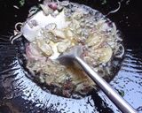 Foto langkah ke 3 dari resep Nasi goreng kampung spesial.