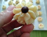 Foto langkah ke 4 dari resep Semprit susu 3 bahan.