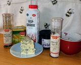 Svéd 🇸🇪 hagyományos borjúsült "kalvstek" roquefort-os és feket recept fázis 2 fotója