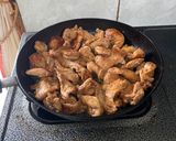 Foto langkah ke 5 dari resep Chicken Stroganof with Coconut Milk /santan.