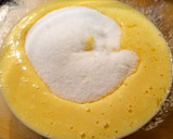 Foto del paso 1 de la receta: Bizcocho de yogur de limón con marie brizard