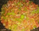 Foto del paso 3 de la receta: Revoltillo con tomates, pimiento, ajo y cebolla