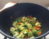 Foto del paso 3 de la receta: Arroz frito salteado