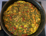Foto del paso 5 de la receta: Tortilla de batata, pimiento y espinacas