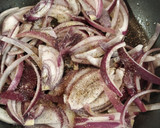 Foto del paso 2 de la receta: Merluza encebollada al horno