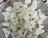 A picture of step 1 of Cauliflower curry.
